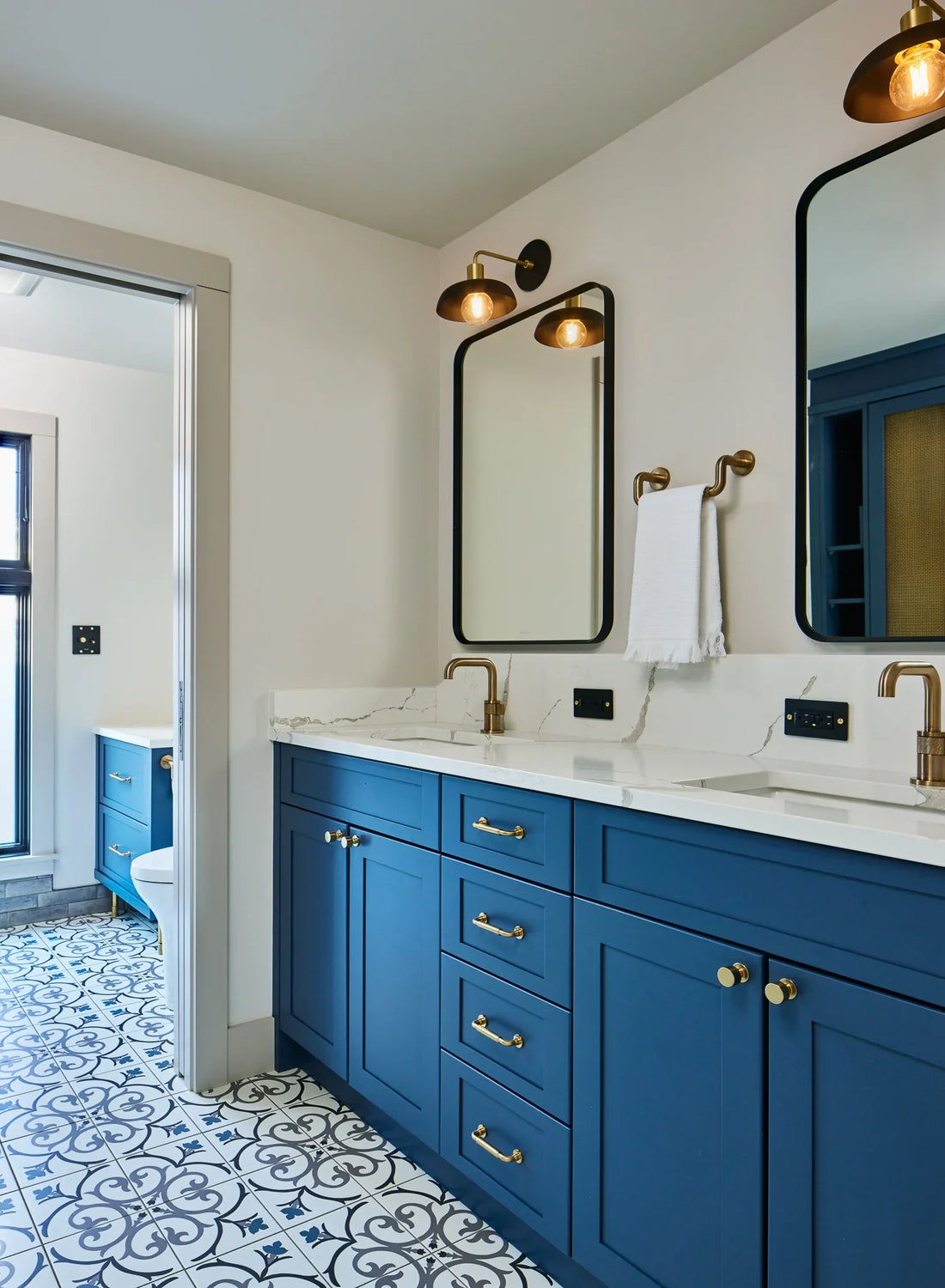 Finding the Perfect Bathroom Vanity for Your Space